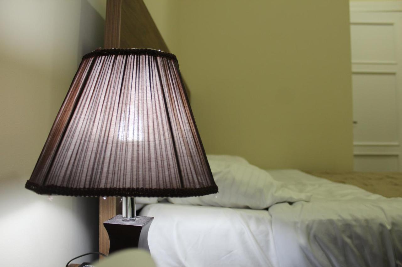 Brok'S Hotel Tbilisi Ngoại thất bức ảnh