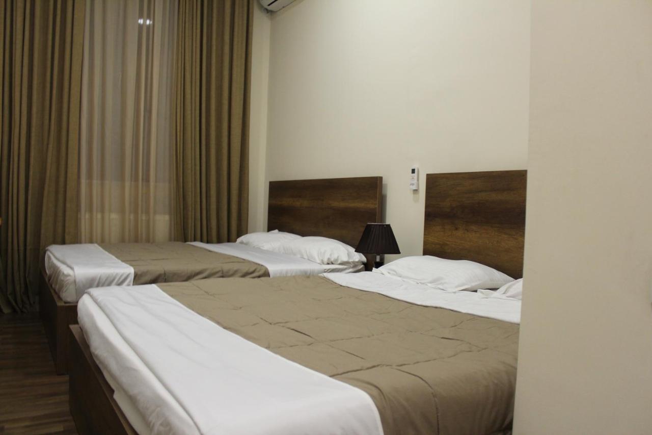 Brok'S Hotel Tbilisi Ngoại thất bức ảnh