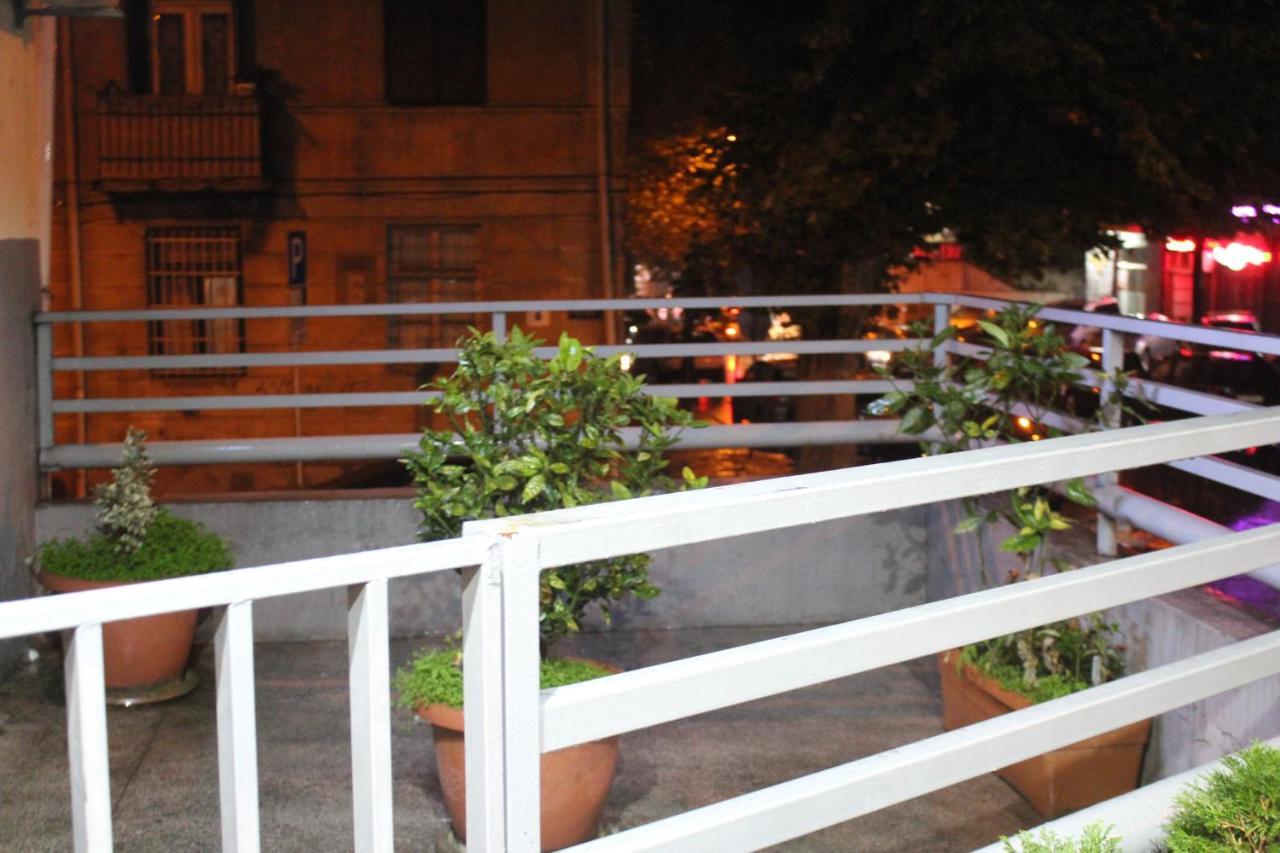 Brok'S Hotel Tbilisi Ngoại thất bức ảnh